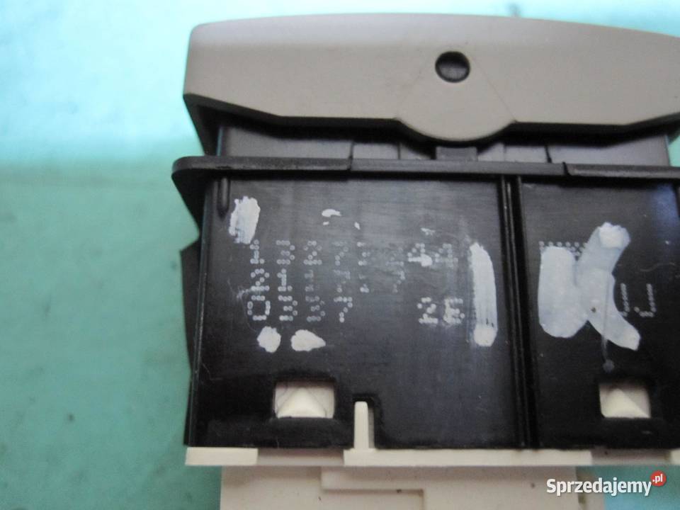 OPEL MERIVA B 11r przełącznik szyberdachu osobowe