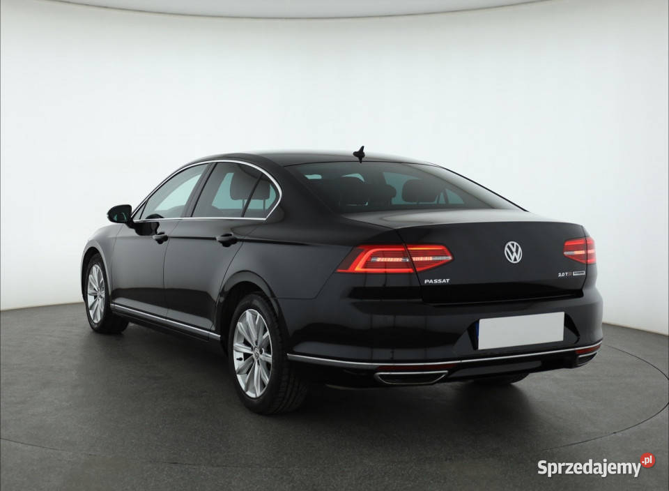 VW Passat 20 TSI światła przeciwmgielne Passat Piaseczno