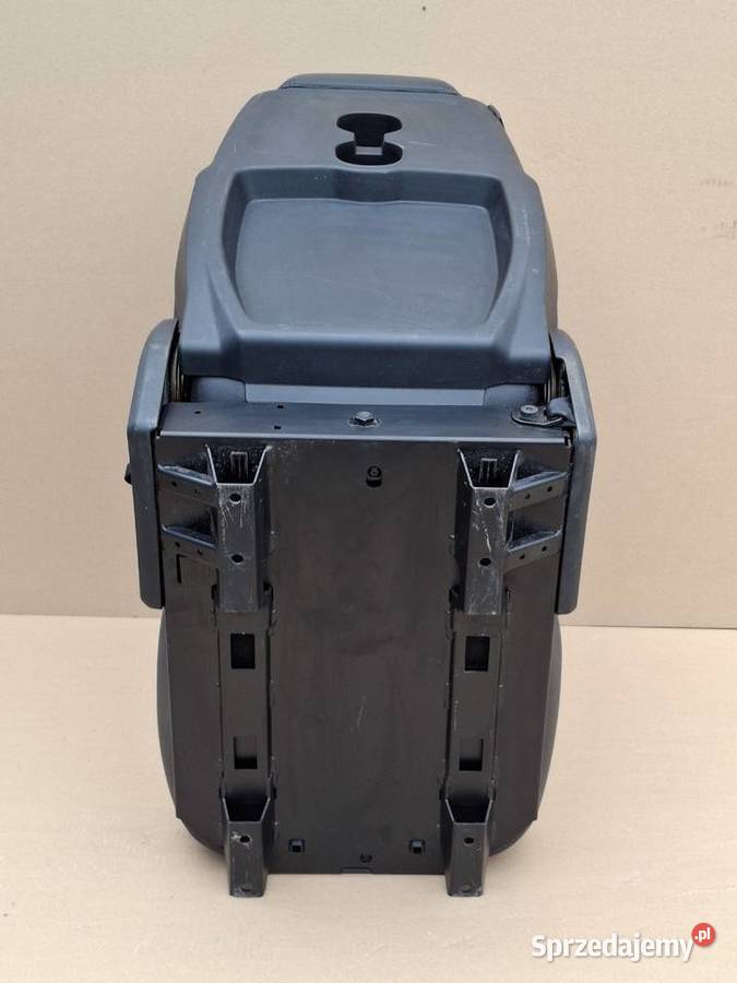 SCANIA FOTEL TRZECI PODŁOKIETNIK STOLIK SKŁADANY ciężarowe Fotele i kanapy Bieleń