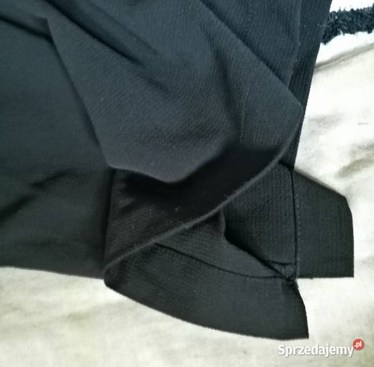 Stradivarius czarna bluzka Wytłaczany materiał