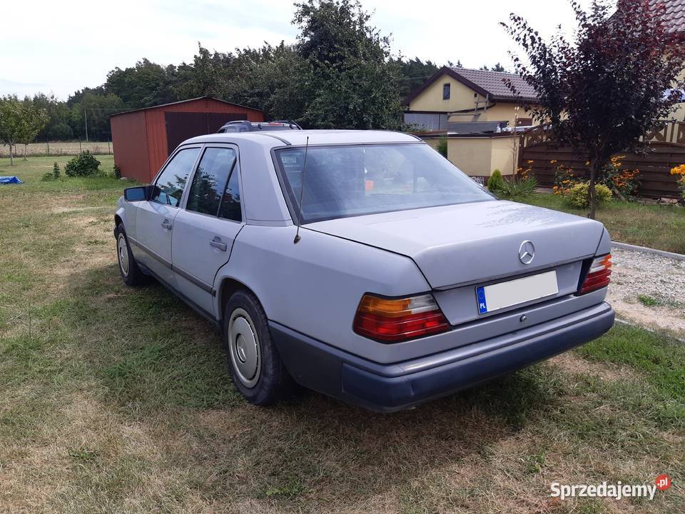 MERCEDESBENZ 230E USZKODZONY Rok produkcji 1987 Janów
