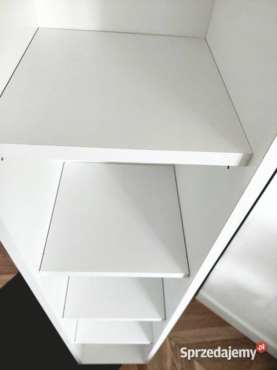 regałsłupek z półkami i frontem