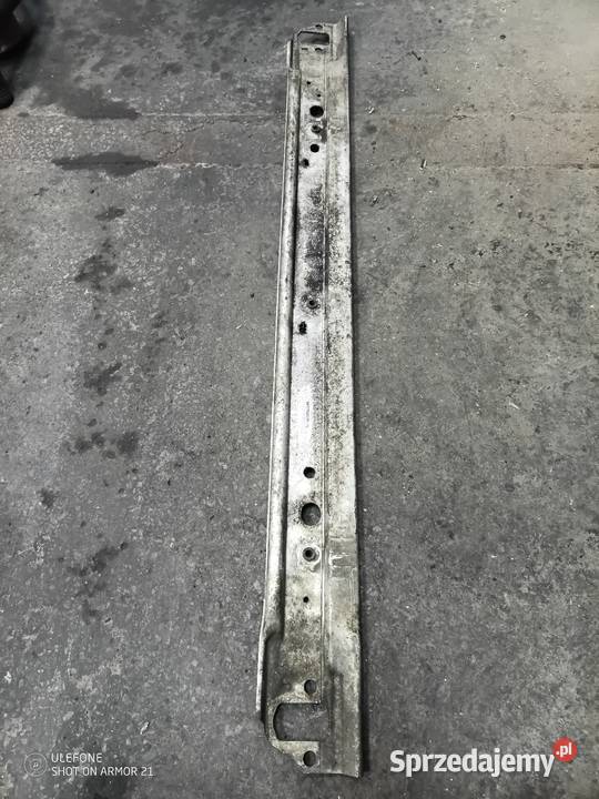 Wspornik dolny pasa przedniego Megane III