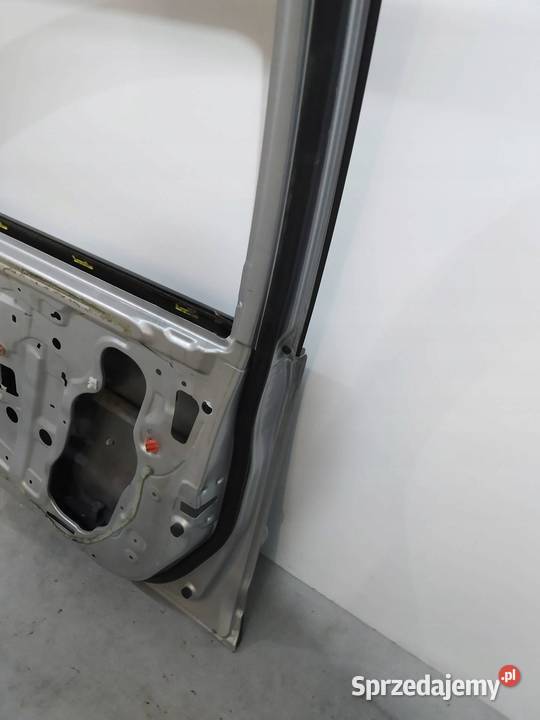 DRZWI PRAWE PRZÓD NH623M Honda CRV II 20012006