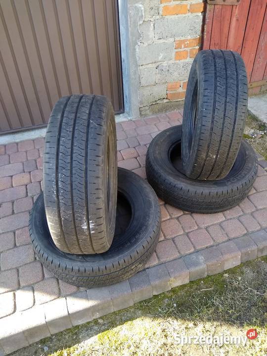 Komplet opon letnich do busa Kumho 22570 r15C Sadowie sprzedam