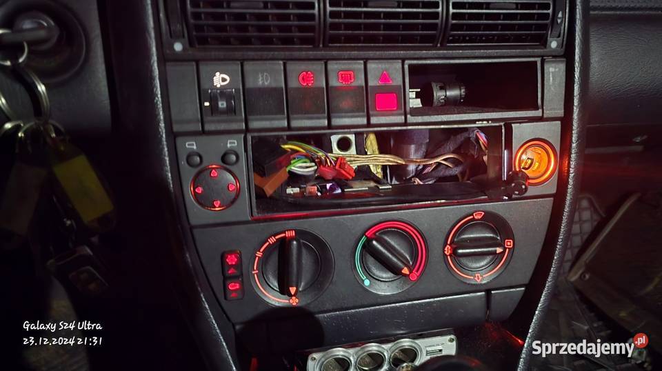 Audi 100 C4 konsola środkowa panel nawiewu Chełmno sprzedam