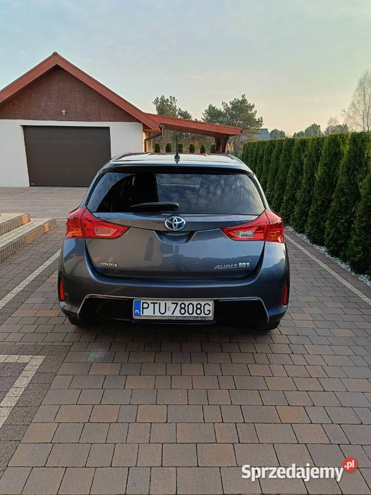Sprzedam Toyota Auris 2015r 18 Hybrid 136 Turek