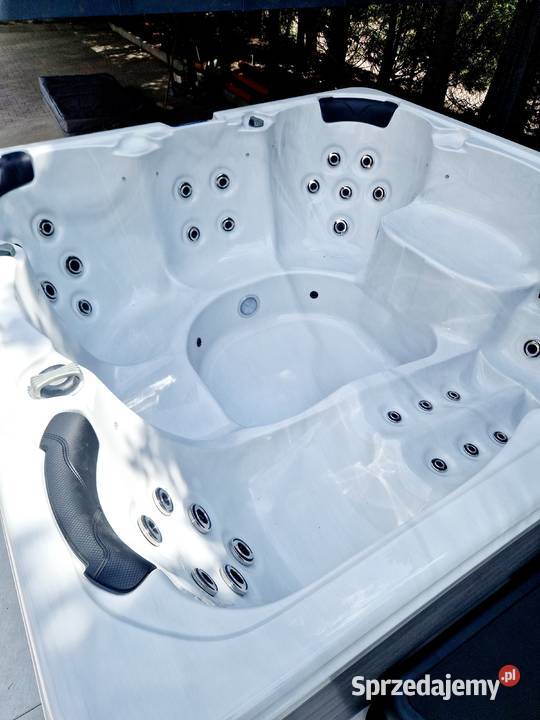 Jacuzzi ogrodowe SPA Balboa 220x220 Akryl Olkusz