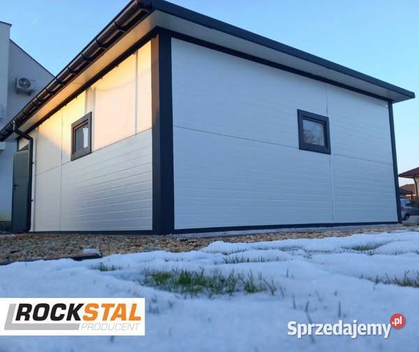 Garaż ocieplany z płyty warstwowej blaszak 37.7m2