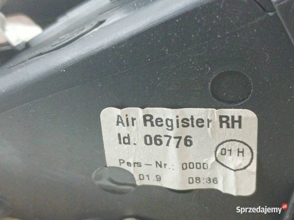 KRATKI NAWIEWU ŚRODKOWA DESKI Ford Fiesta Mk7 sprzedam