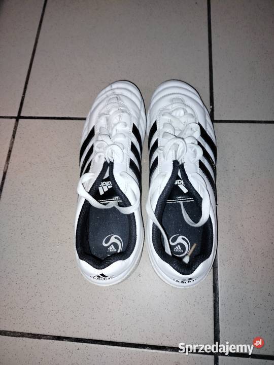 Buty sportowe piłkarskie męskie Adidas Questra Toruń