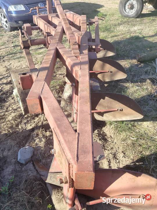 Pług zagonowy czteroskibowy