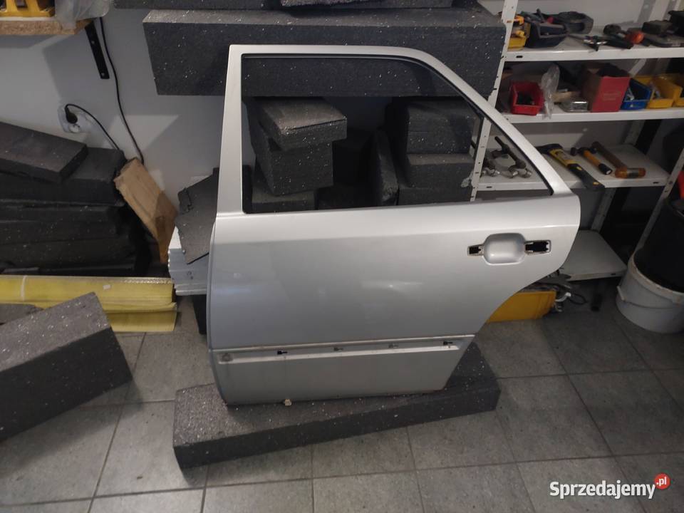 Drzwi lewy tył Mercedes W124 kolor 744 osobowe pomorskie Bytów sprzedam