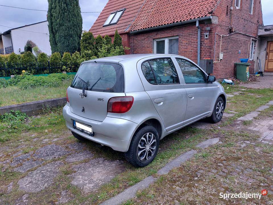 Toyota Yaris 10 srebrny Gdańsk