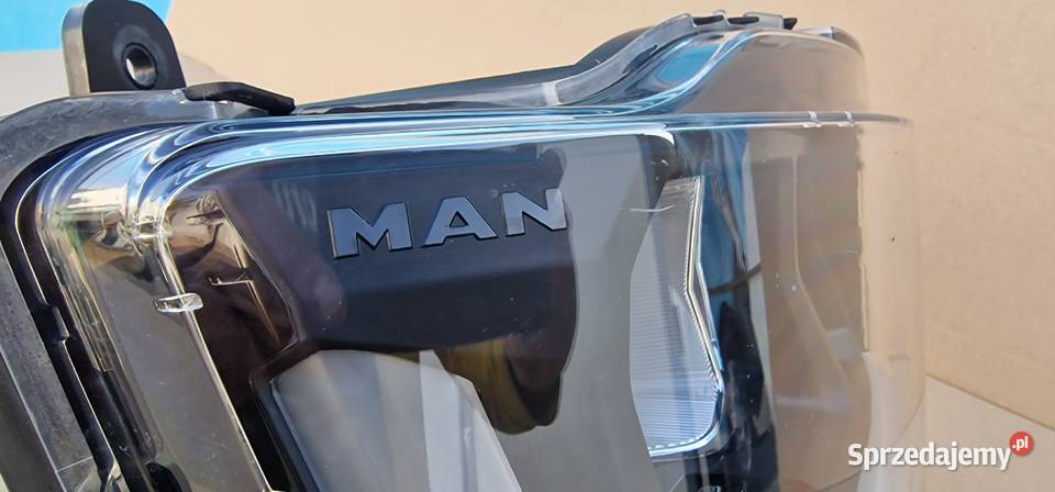 MAN TGX TG3 TGS TGL REFLEKTOR LAMPA PRAWA Bieleń