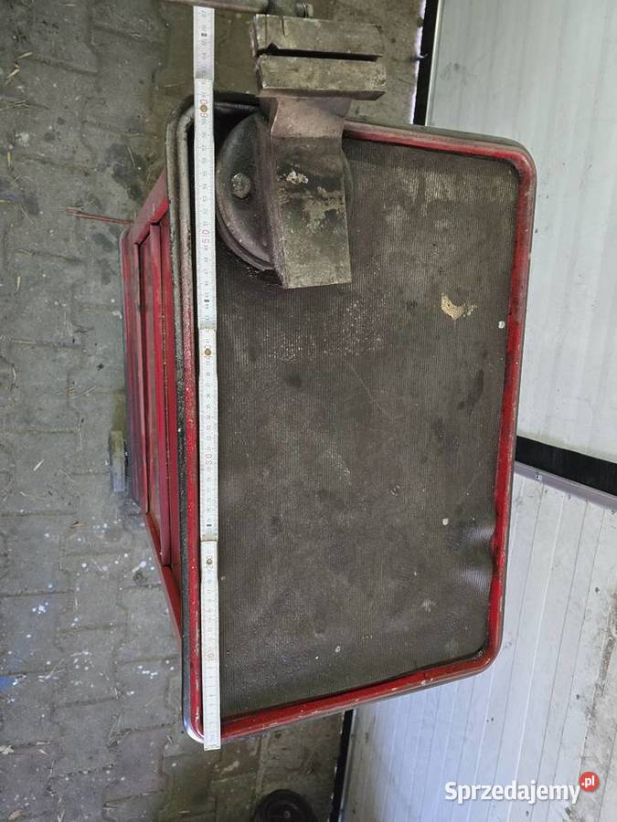 Szafka narzędziowa z imadłem Radoszewnica sprzedam