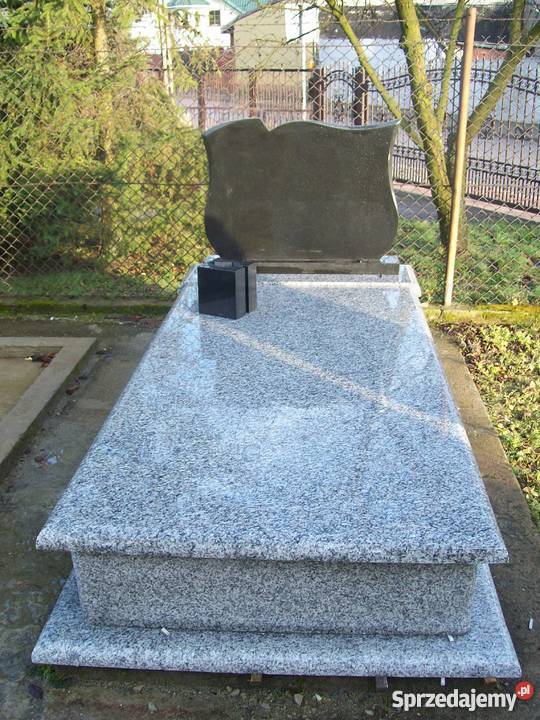 Nagrobki piwnice Brzeziny