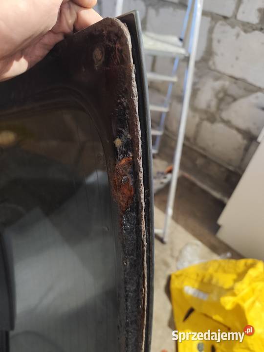 Szyba z ramką do klapy tył bmw E39 kombi Wolsztyn