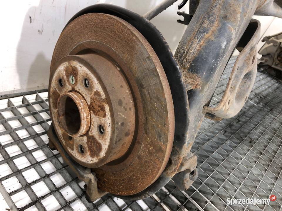 BELKA TYŁ NISSAN QASHQAI J11 Crossover TYLNA