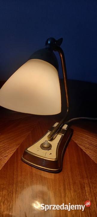 Małamosiężna lampka nocna z kloszem z lat 5060 Skierniewice