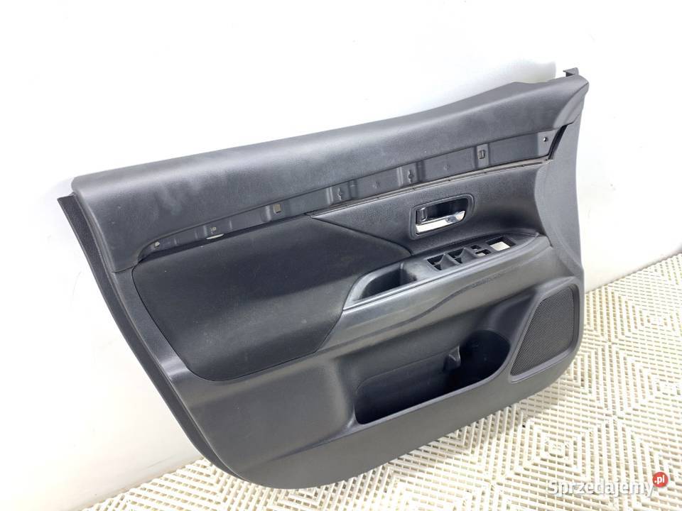 BOCZEK DRZWI LEWY PRZÓD MITSUBISHI OUTLANDER III Boczne (drzwi) sprzedam