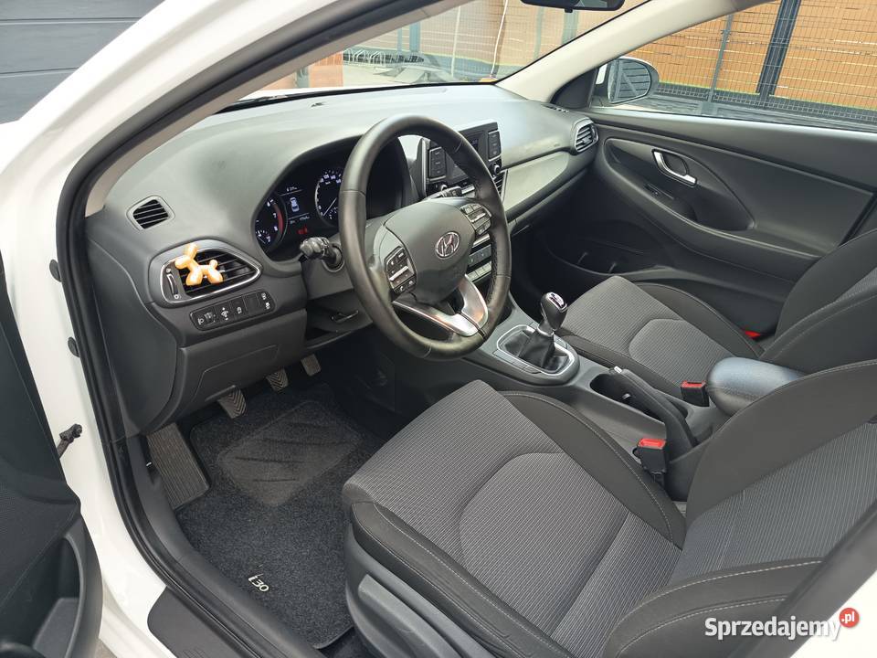 Hyundai i30 Benzyna 2023 Bezwypadkowy elektryczne szyby mazowieckie sprzedam