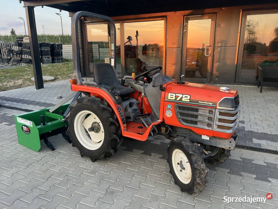 USŁUGI MULCZOWANIA KOSIARKĄ BIJAKOWĄ CZYSZCZENIE Pielęgnacja ogrodów i trawników Trojanów