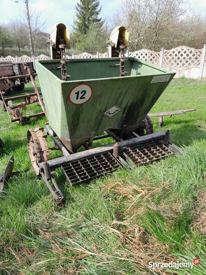 Sadzarka polska plus obsypnik nieuszkodzony Wysoka Lelowska