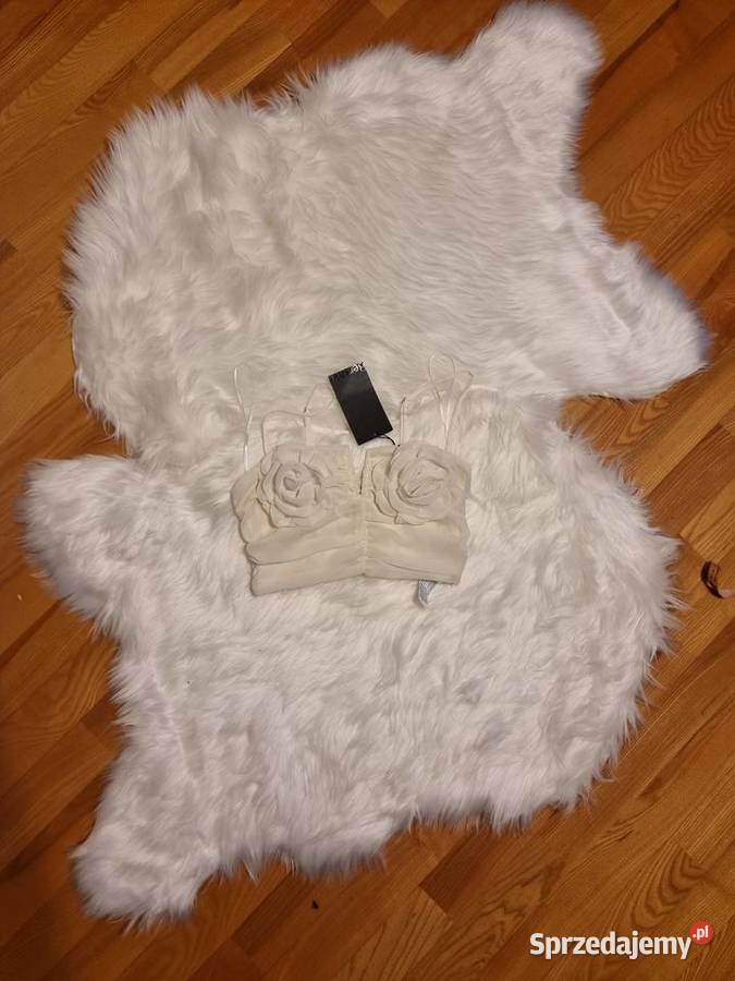 Kremowy top bershka z różami Chełm