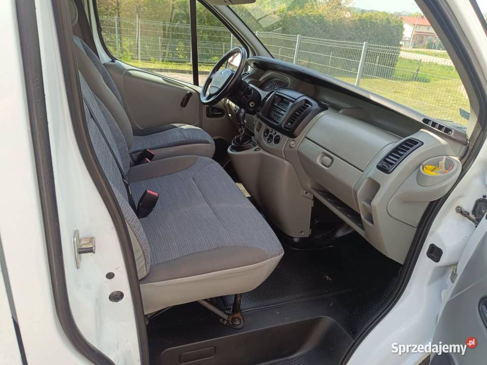 TRAFIC 20 DCi 90 3 osoby 2009 90KM Sanok