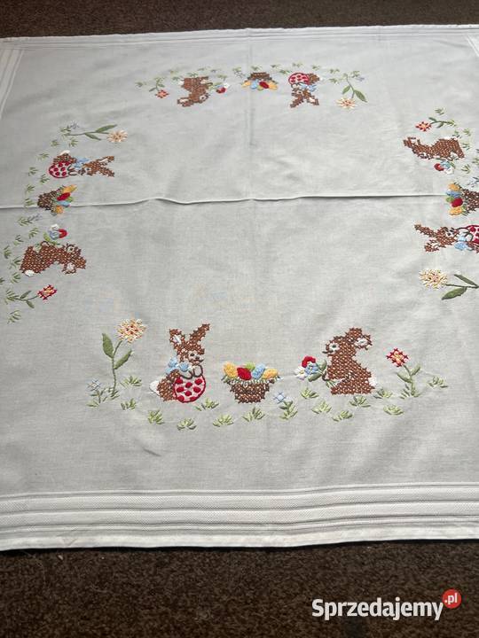 Obrus ręcznie haftowany zajączki rękodzieło do śląskie Zabrze