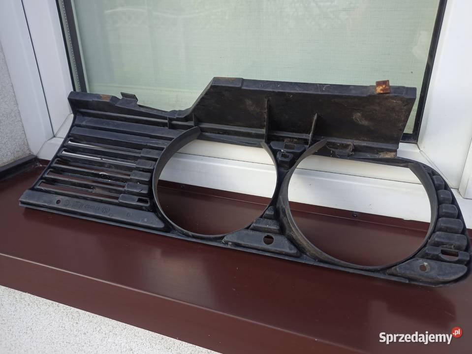BMW E30 grill atrapa przednia okular prawy Sieradz