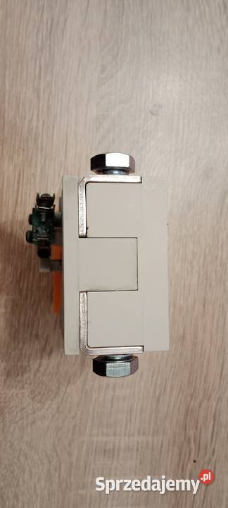 Wyłącznik awaryjny bezpieczeństwa jungcheinrich Kadłub