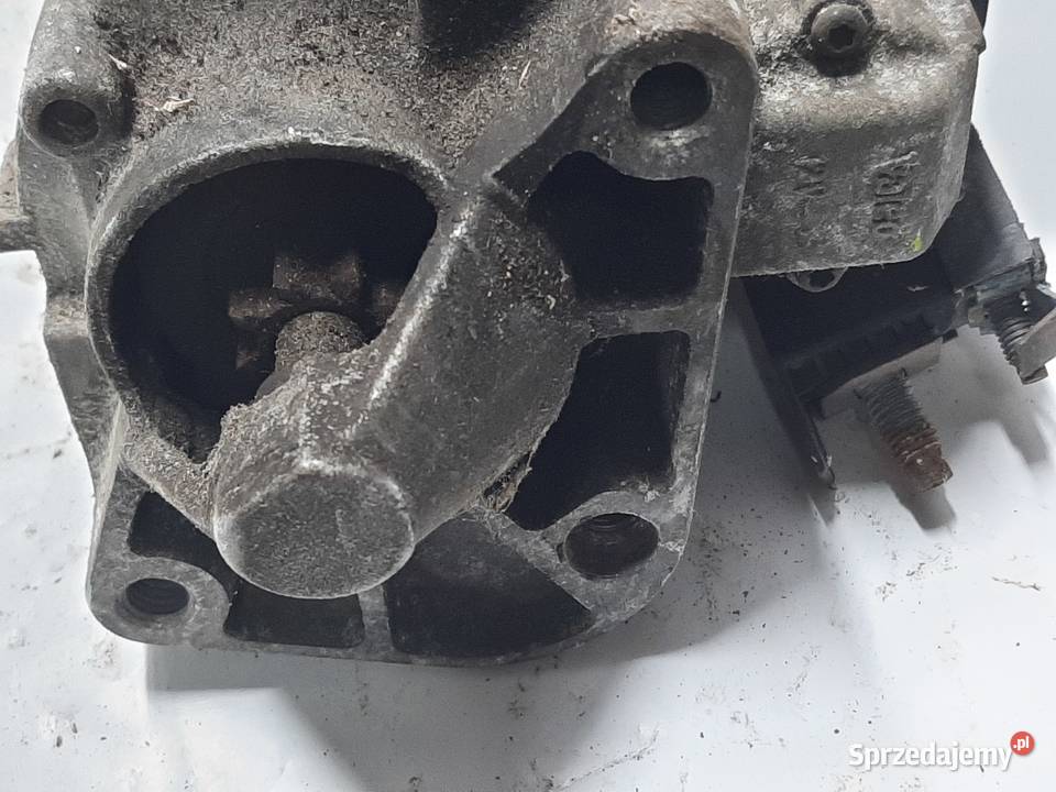 Renault Clio II 14 8V Thalia 14 8V rozrusznik Ksawerów