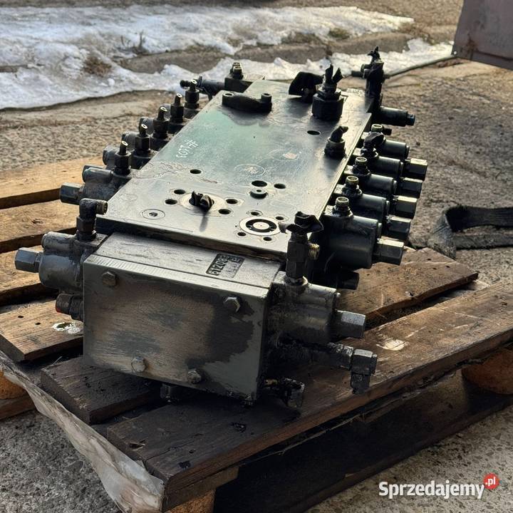 Rozdzielacz hydrauliczny MMR R9010 koparki śląskie Siewierz