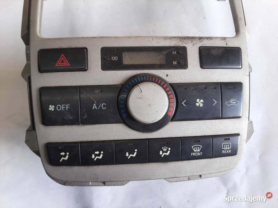 Toyota Avensis Verso panel nawiewu klimatyzacji Ksawerów