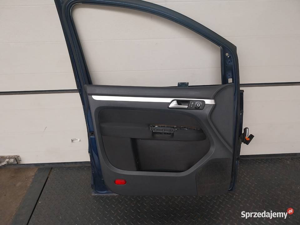 VW TOURAN 2012 tapicerka drzwi przod i tyl Rok produkcji 2012 Wrocław