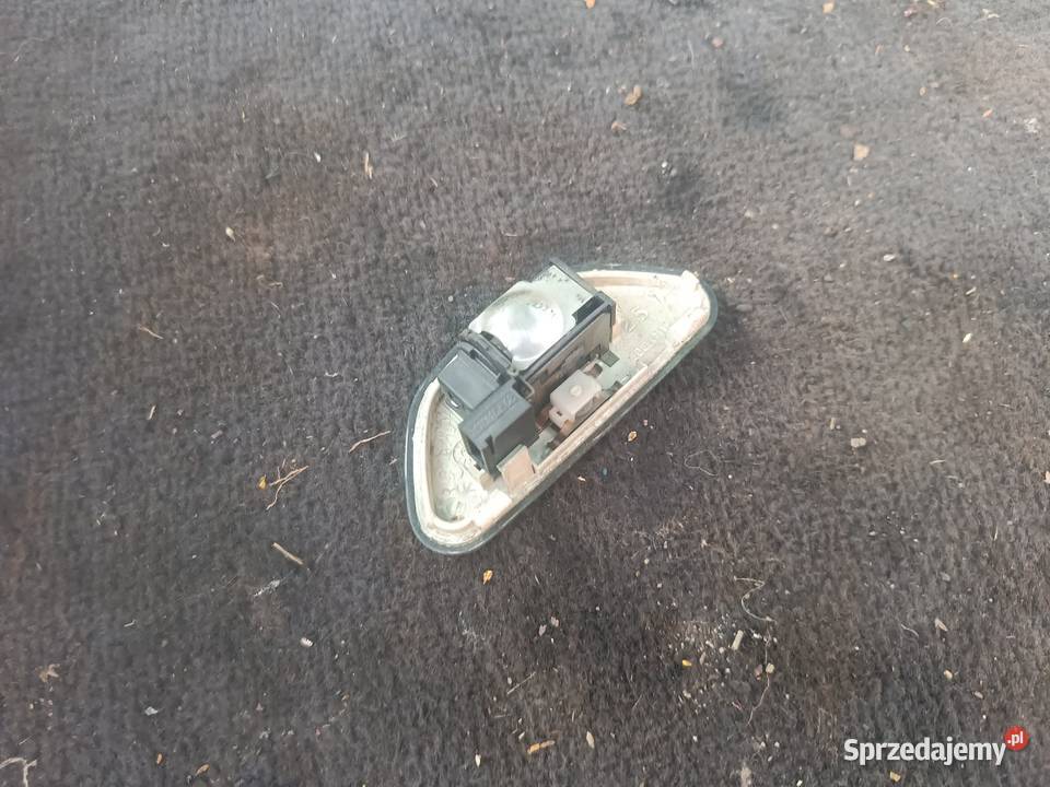 Lampka Oświetlenia Słupka C Prawa Audi A4 B5 a9 osobowe Myszków