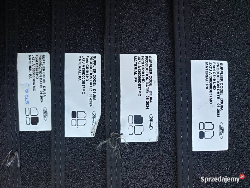 Dywaniki FORD FOCUS 2025 NOWE welur kpl Góra Kalwaria sprzedam