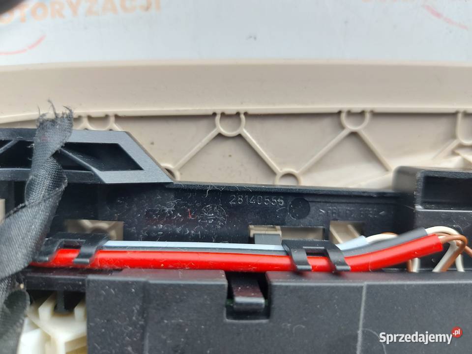 BMW F10 10r lampka podsufitki 28140555 Oświetlenie kabiny świętokrzyskie Kielce