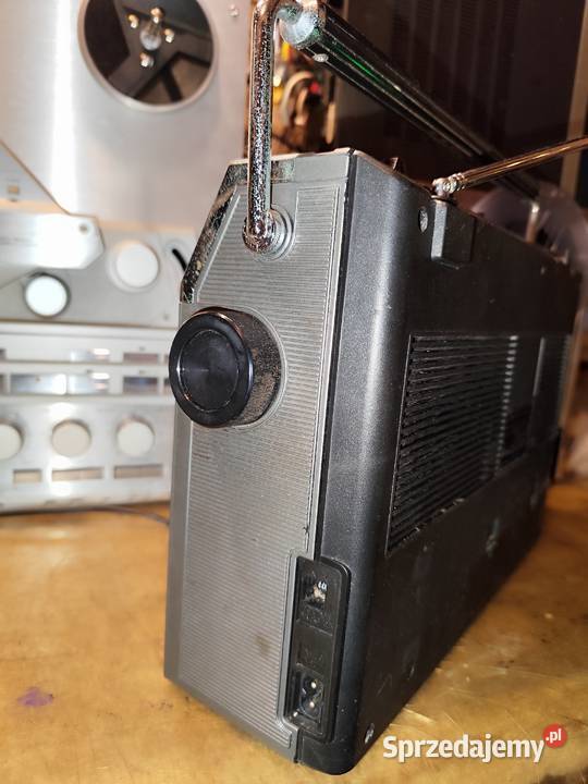 radimagnetofon JVC RC324L made in Japan Mosty