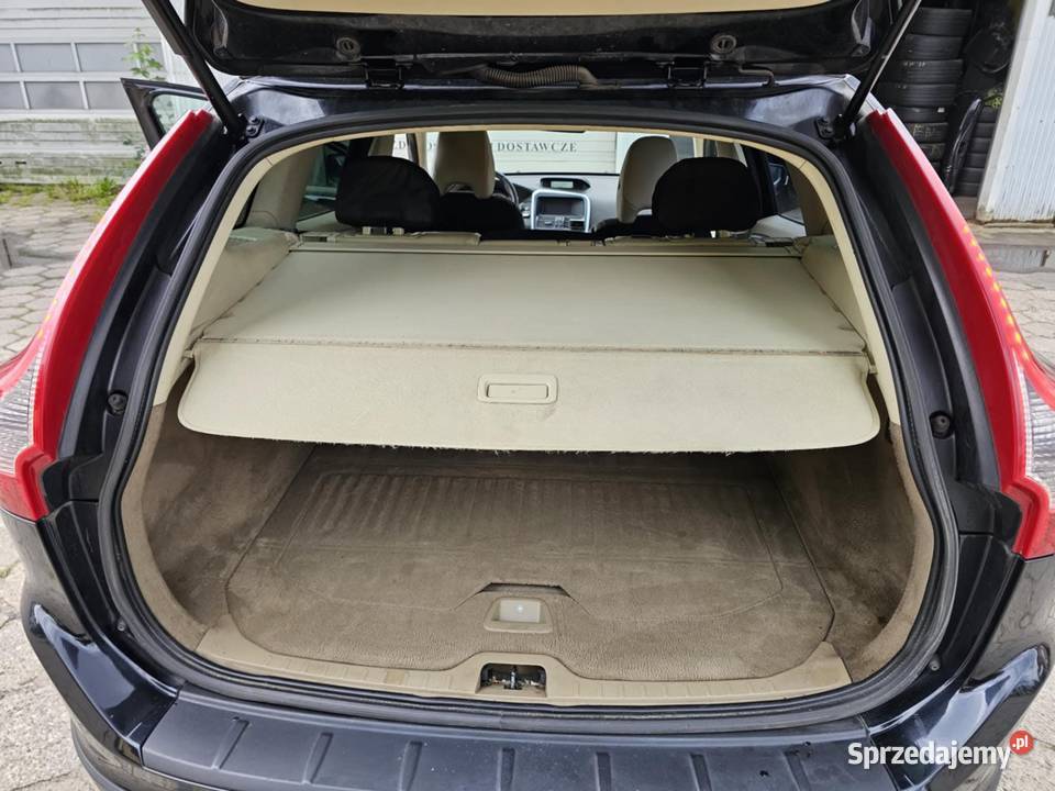 Sprzedam Volvo XC 60 pojemność 24D5 produkcji Rok produkcji 2010 Szczecinek