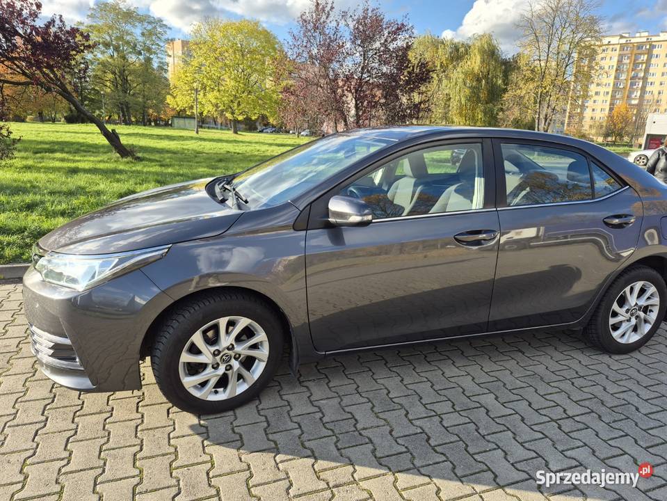 Toyota Corolla Toyota Corolla 16 VVTi Sedan mazowieckie Radom sprzedam