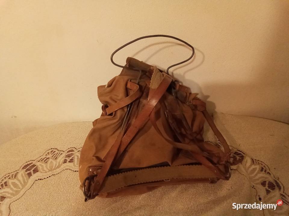 Plecak ze stelażem z okresu PRL z orzełkiem Warszawa sprzedam