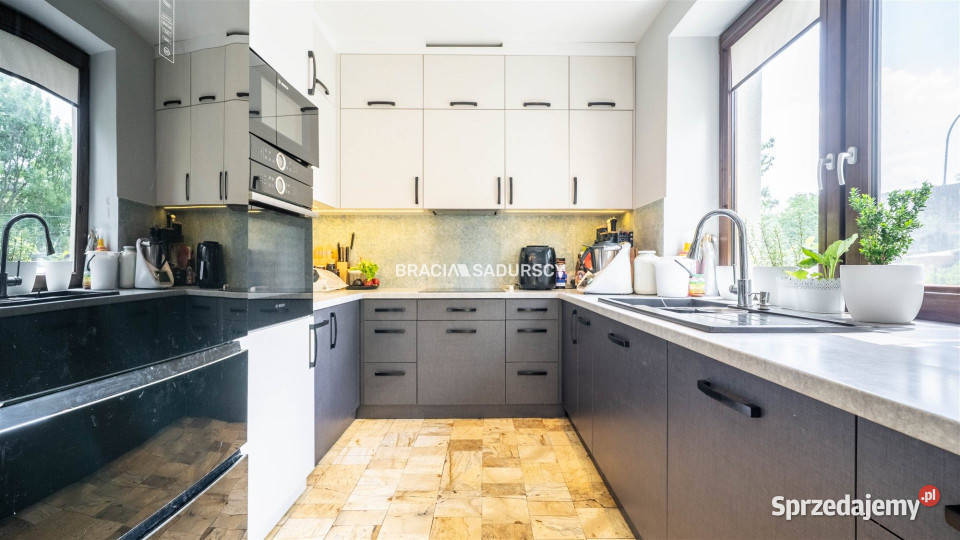 sprzedaży domu wolnostojącego Kraków 364m2