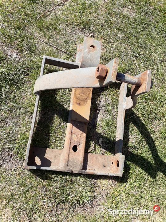 Zaczep polowy dolny Ursus C325 C328 Części zamienne Słupca sprzedam