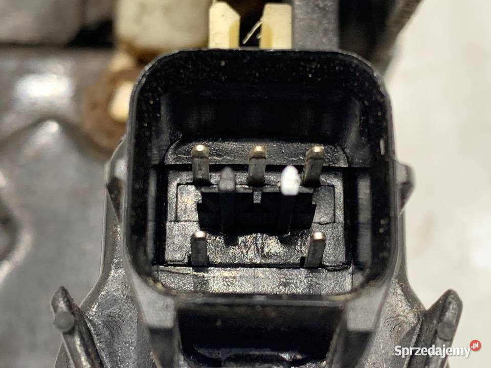 ZAMEK DRZWI LEWY PRZÓD SSANGYONG KYRON SUV