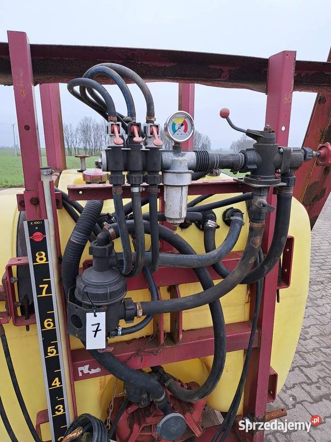 Opryskiwacz Hardi 800 litrów 12 metrów