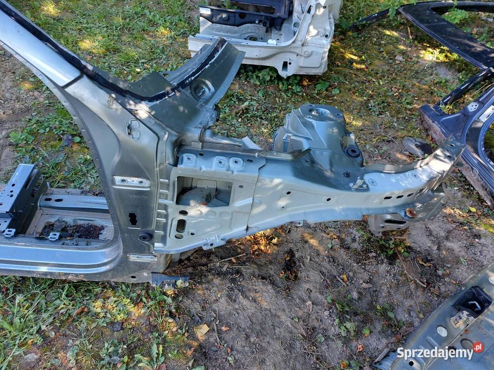 VOLVO XC60 II Próg słupek podłużnica przód prawa Części samochodowe