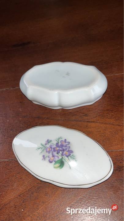 Puzderko W delikatnym kolorze ecru Z różyczką Gdańsk